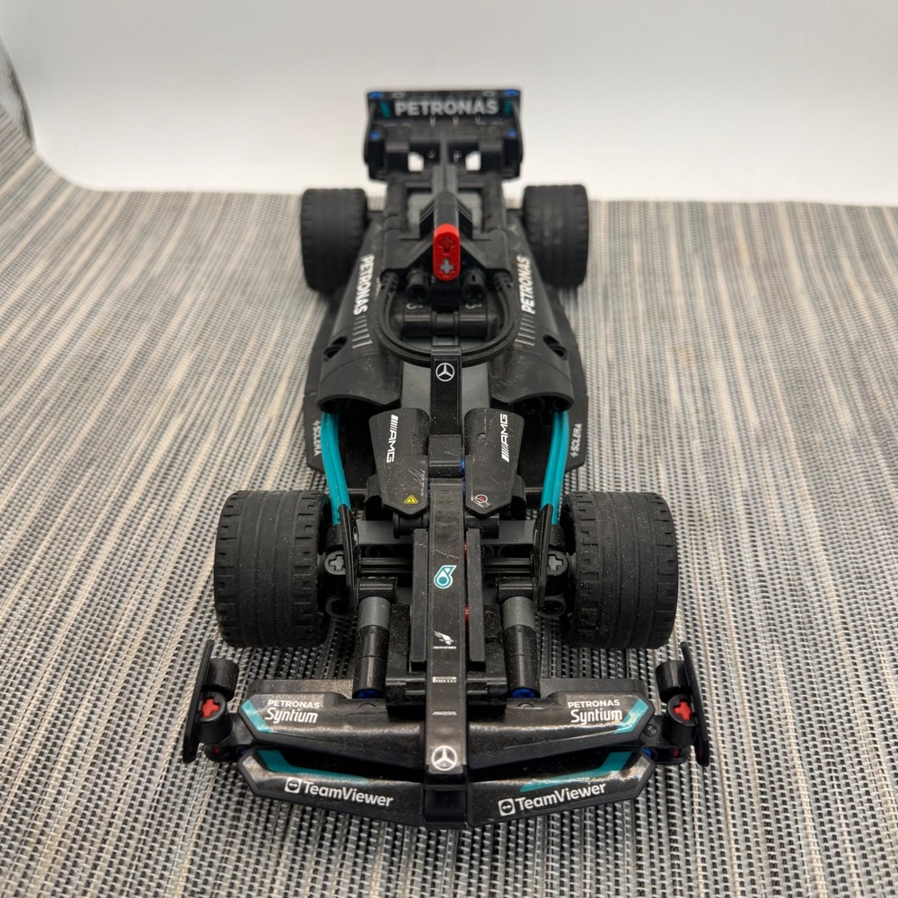 LEGO Technic Mercedes-AMG F1 W14 E Performance Pull-Back 42165 Race Car Black - Picture 8 of 9